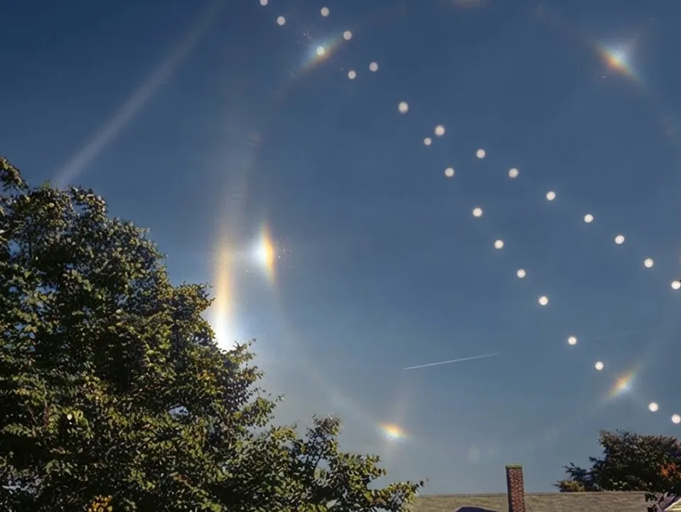 A sequence of the Sun’s annual path forming a lemniscate against the sky.